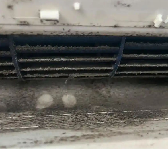 大渡口空调吹的风有股烧焦味是怎么回事